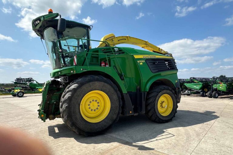 John Deere 9700i