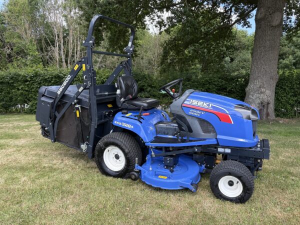 Iseki SXG326+ Commercial Cut & Collect