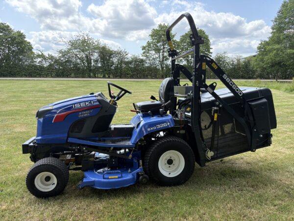 Iseki SXG326+ Commercial Cut & Collect - Image 2