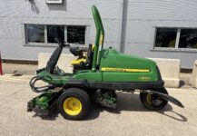 John Deere 7200A Triple Mower