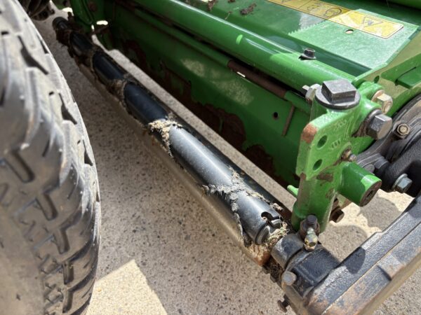 John Deere 7200A Triple Mower - Image 8