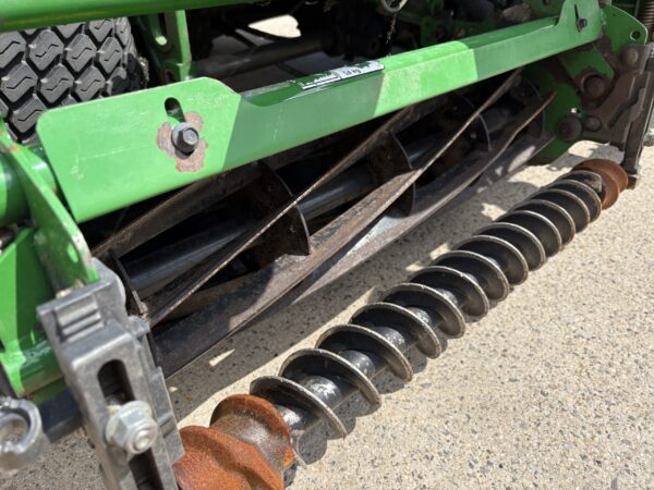 John Deere 7200A Triple Mower - Image 7