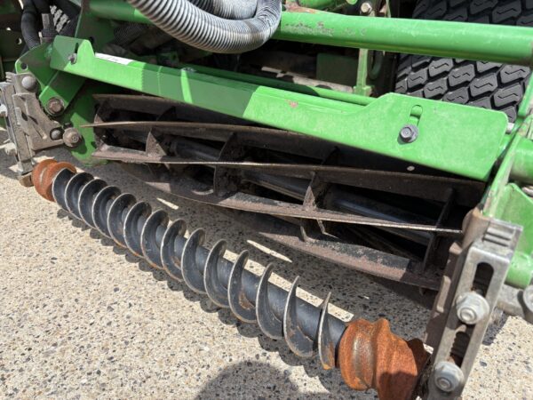 John Deere 7200A Triple Mower - Image 6