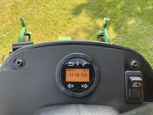 John Deere 1570 Out-Front Mower - Image 5