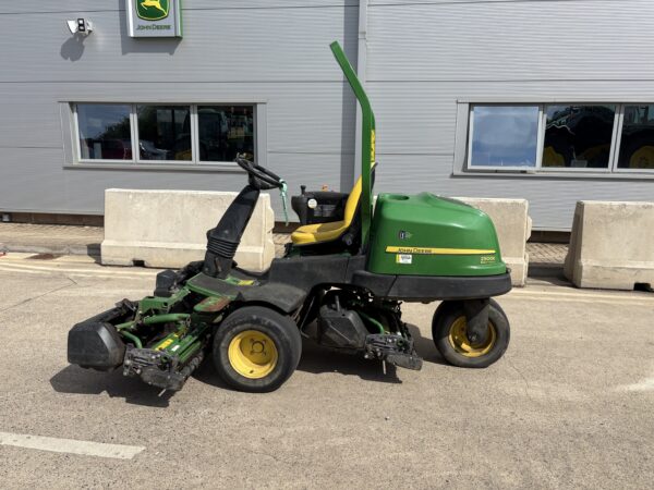John Deere 2500E Greens Triple