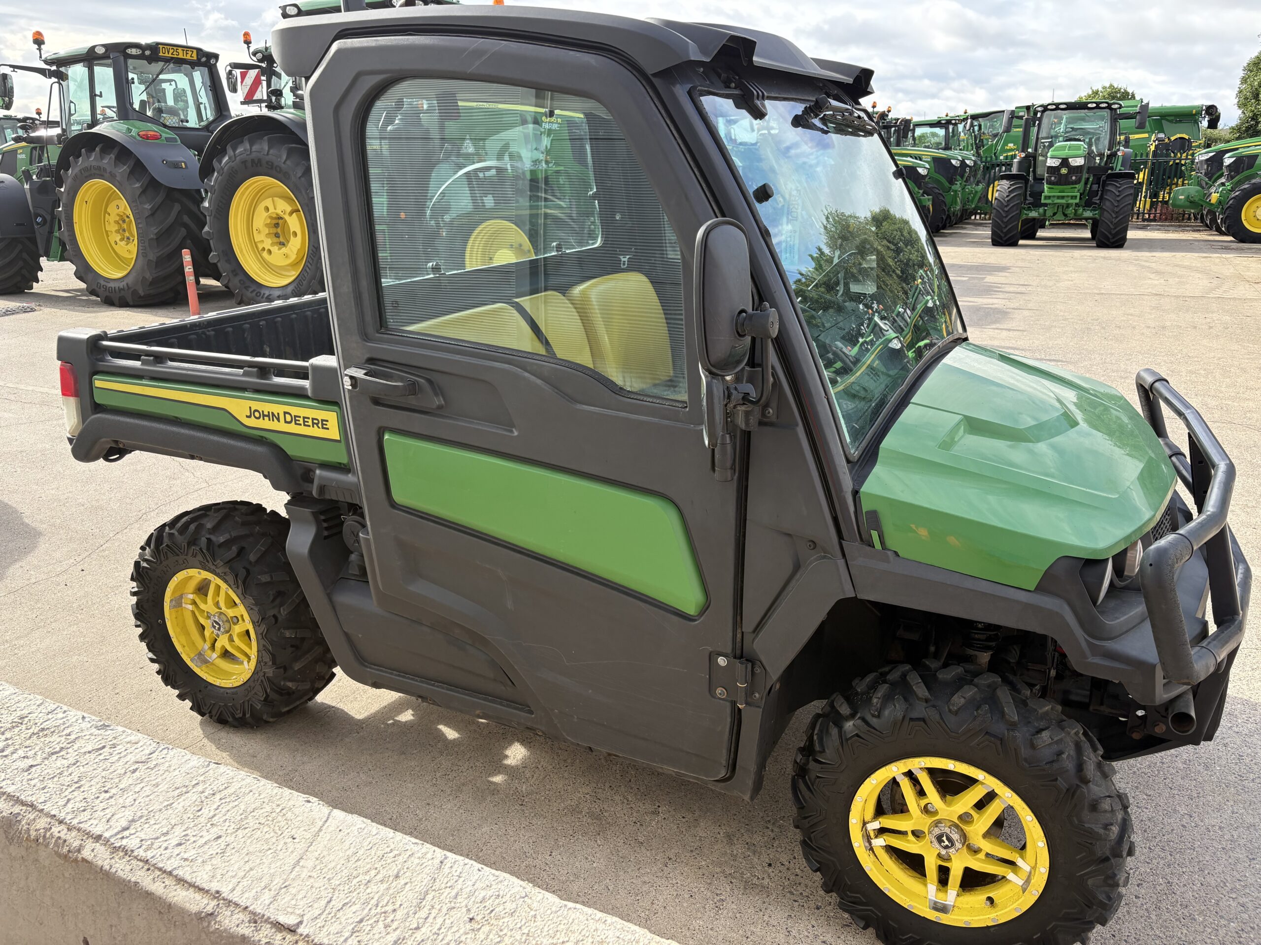 John Deere XUV865M Gator