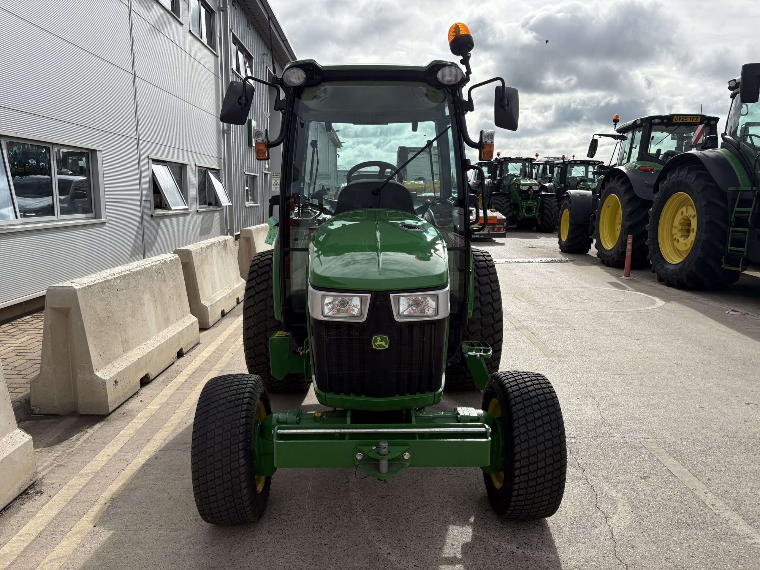 John Deere 4066R