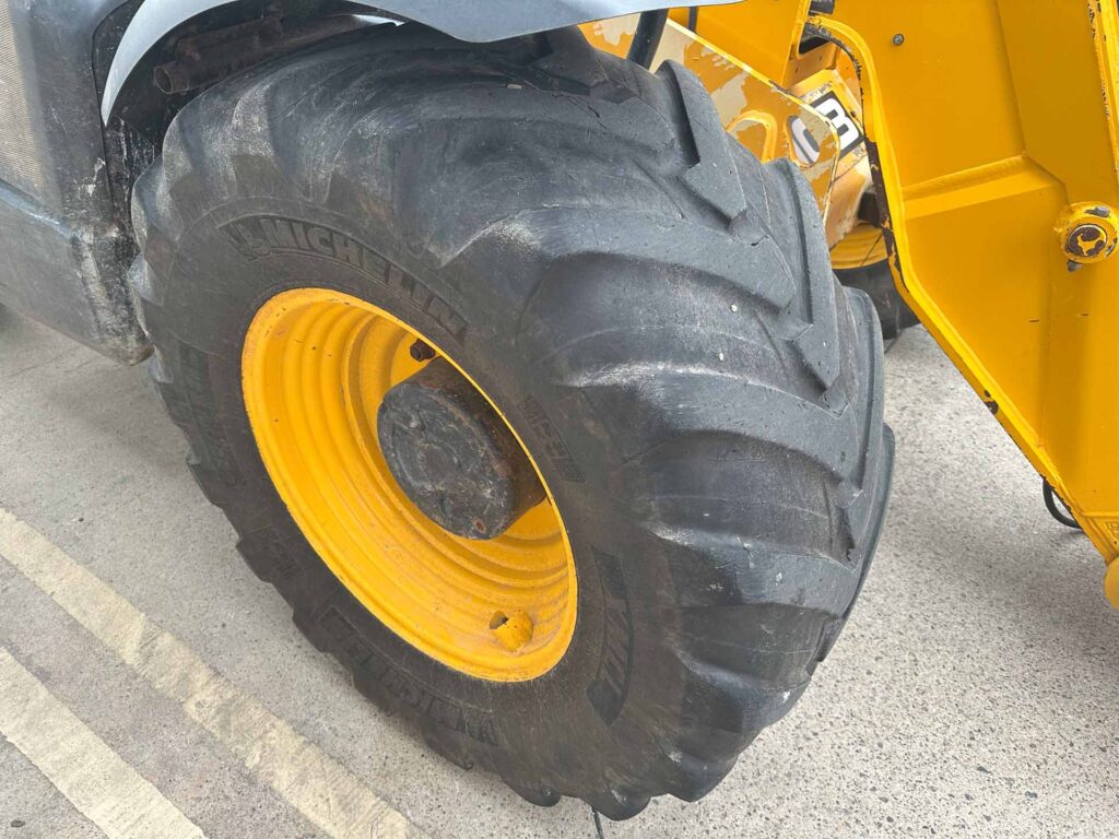 JCB 541.70 Agri Super - Image 9