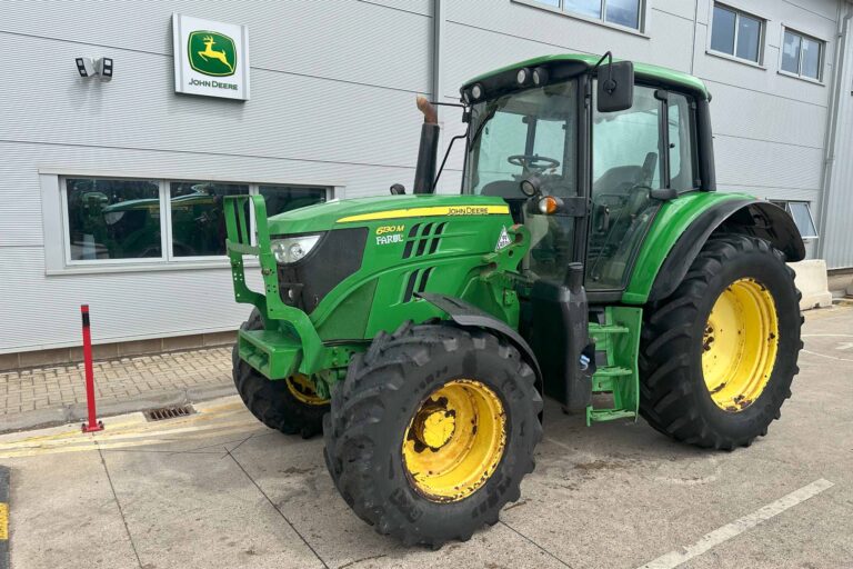 John Deere 6130M