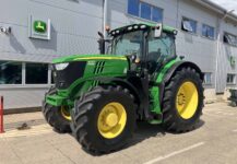 John Deere 6215R