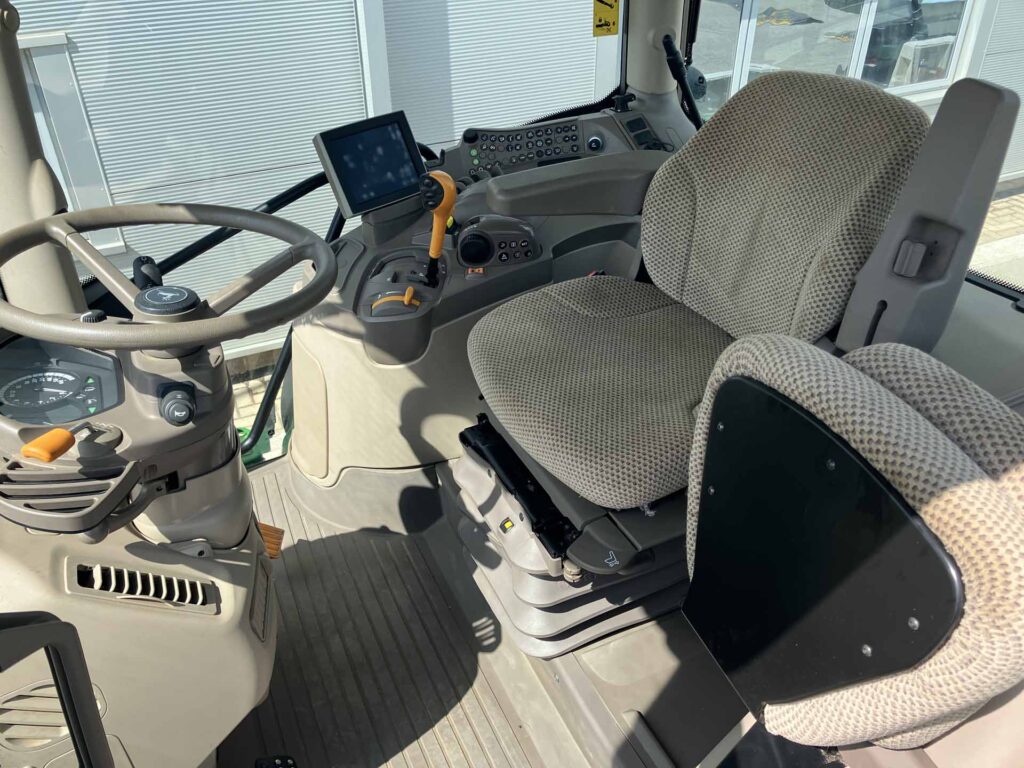 John Deere 6215R - Image 16