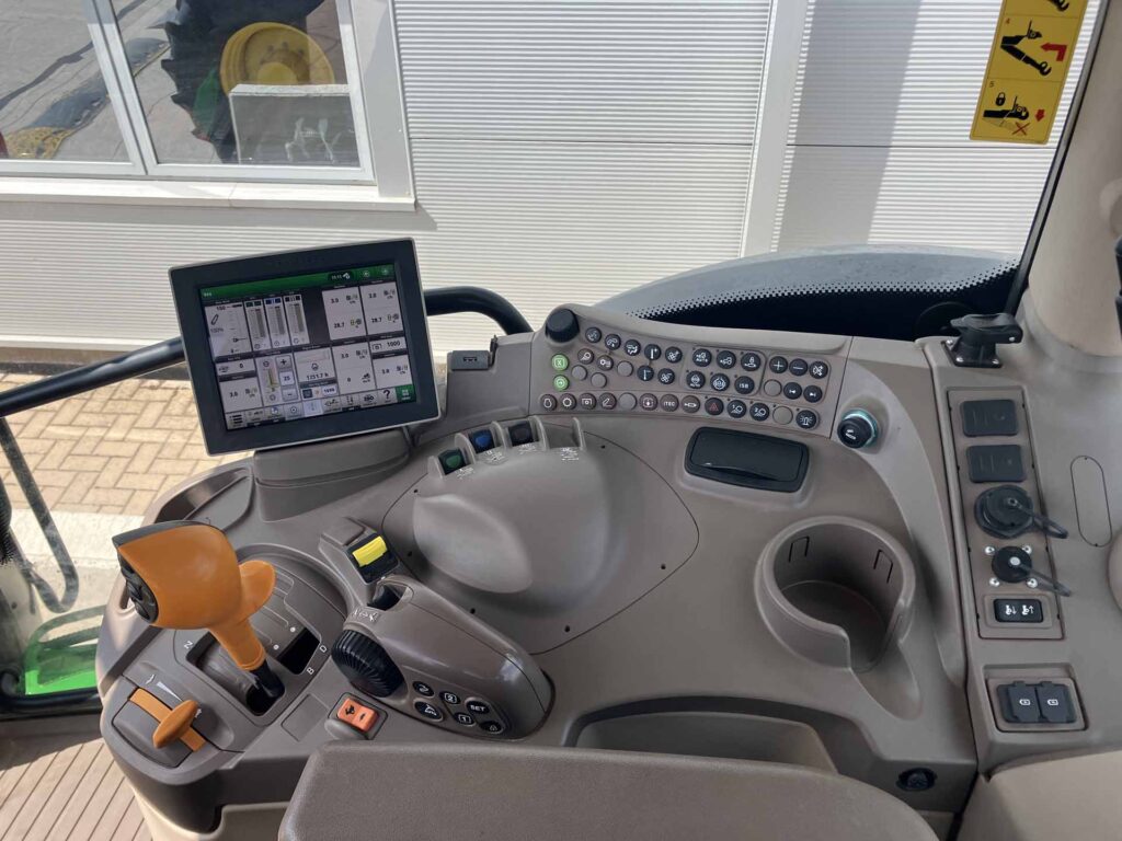 John Deere 6215R - Image 20
