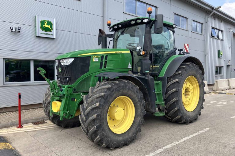 John Deere 6250R