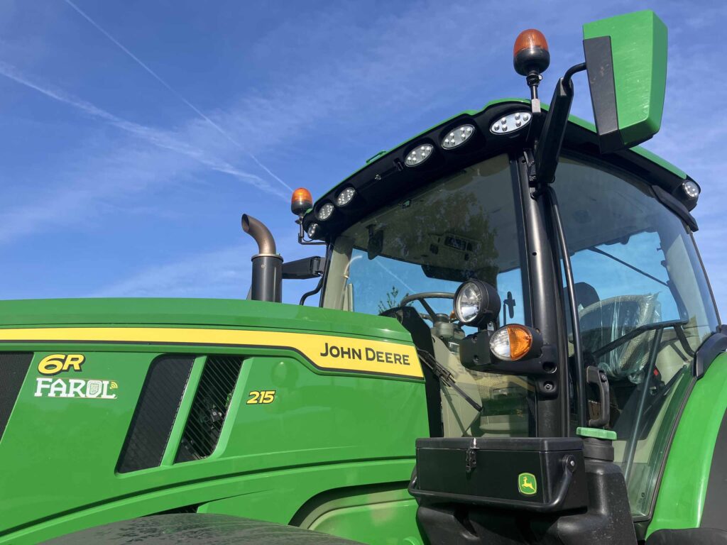 John Deere 6R 215 - Image 8