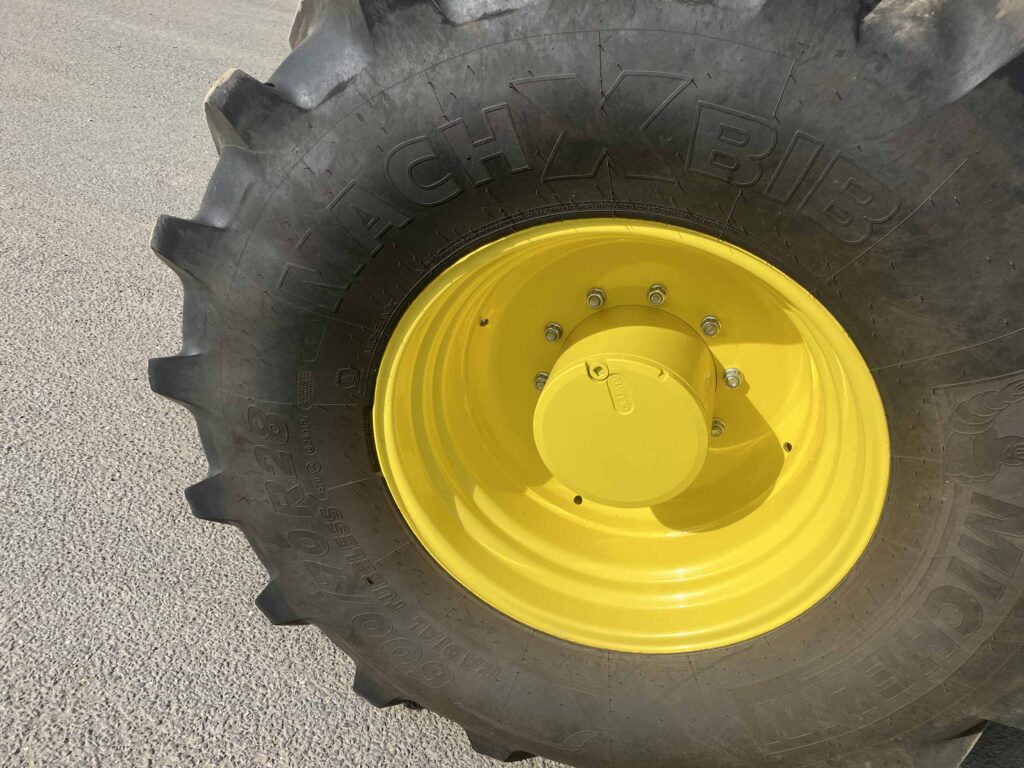 John Deere 6R 215 - Image 11
