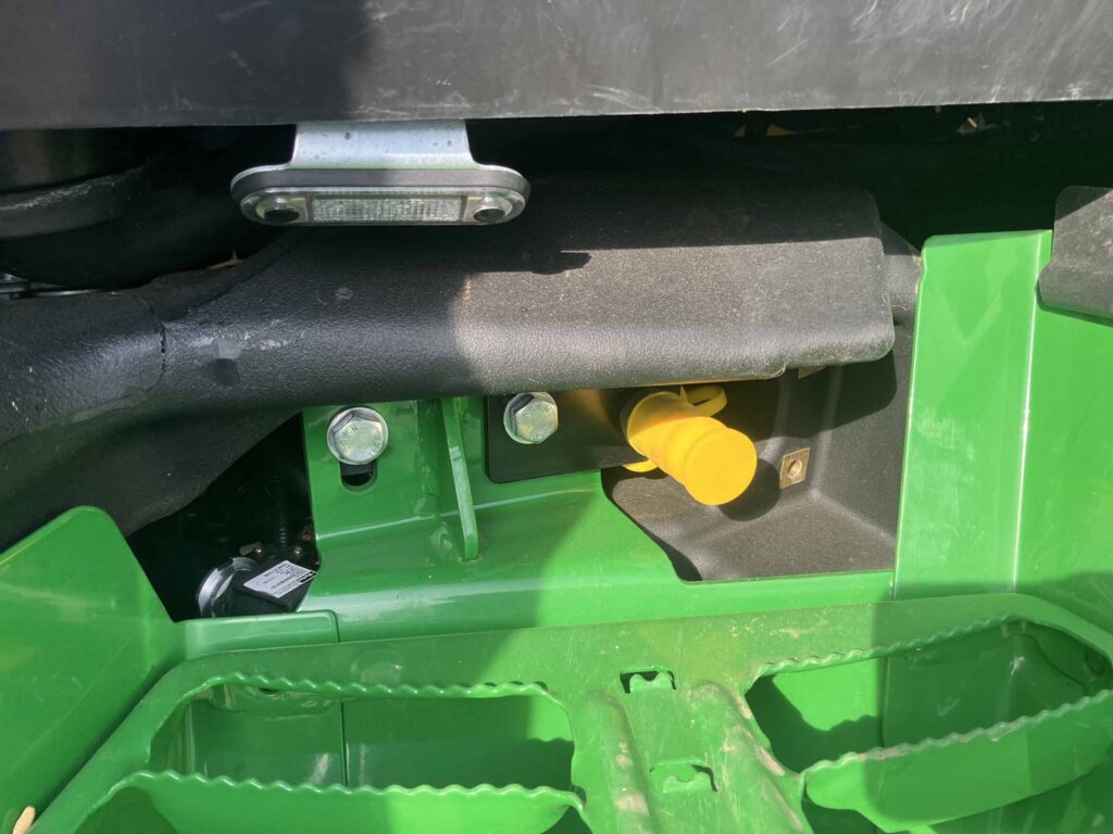 John Deere 6R 215 - Image 12