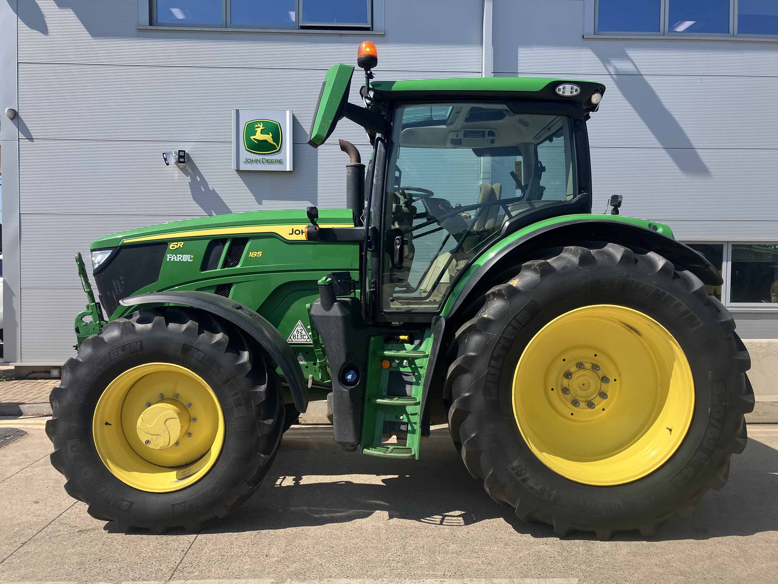 John Deere 6R 185