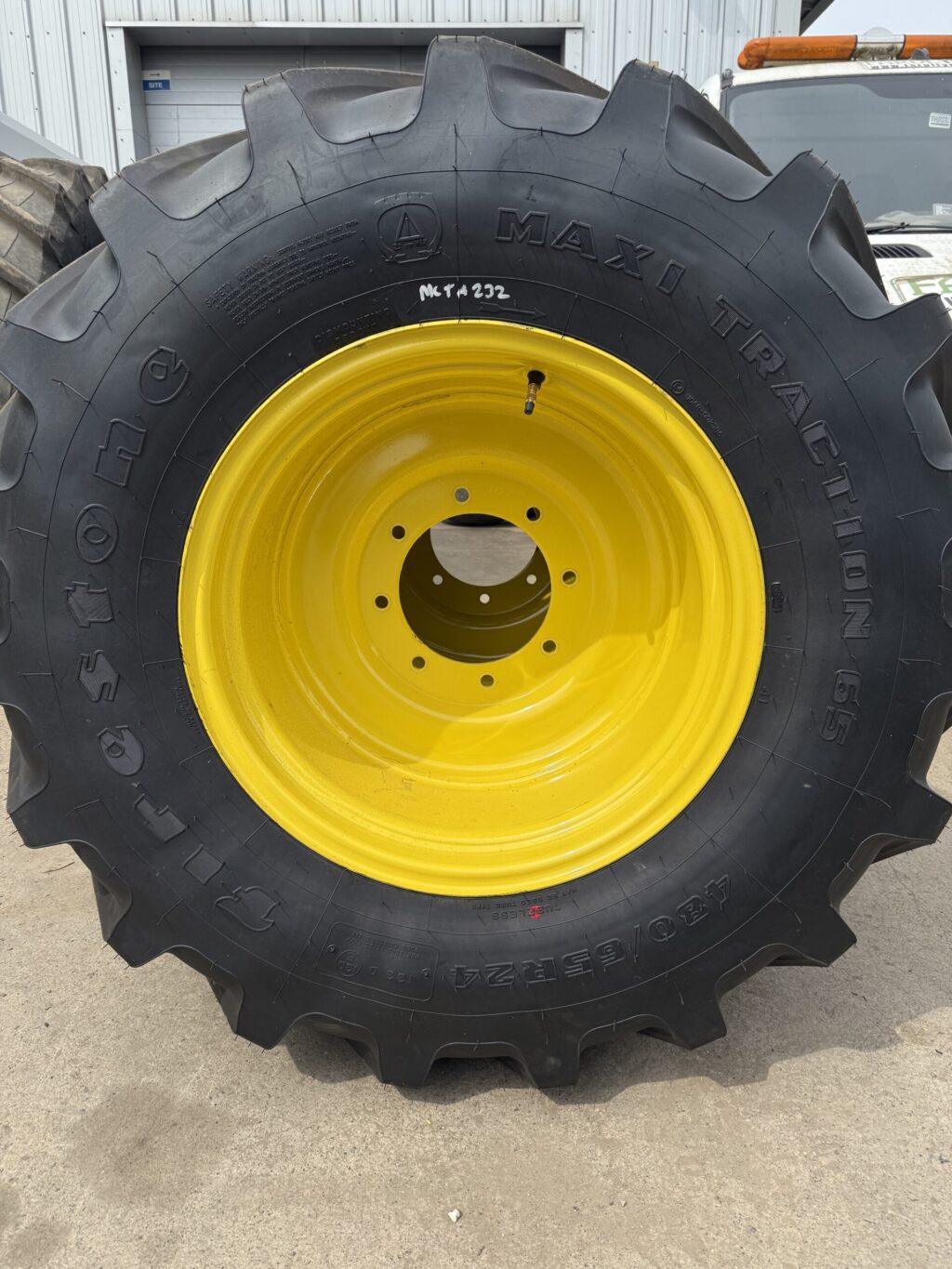 480/65X24 Firestone Maix Traction 65