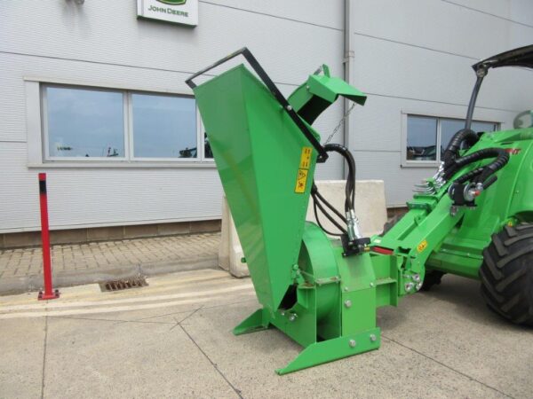 AVANT WOOD CHIPPER CH100
