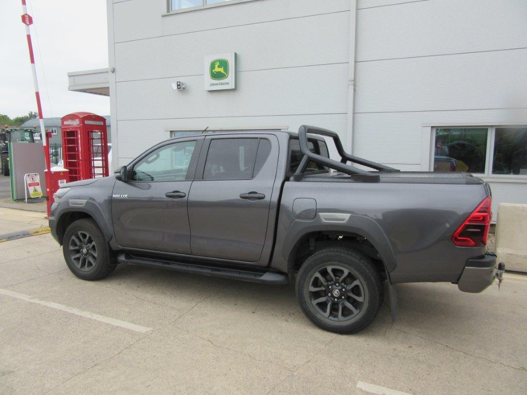 Toyota HILUX INVINCIBLE X