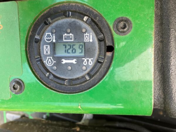 John Deere 1570 Commercial Outfront with 72 inch rear discharge deck - Image 5
