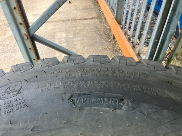 John Deere 4 series compact turf tires - Image 6