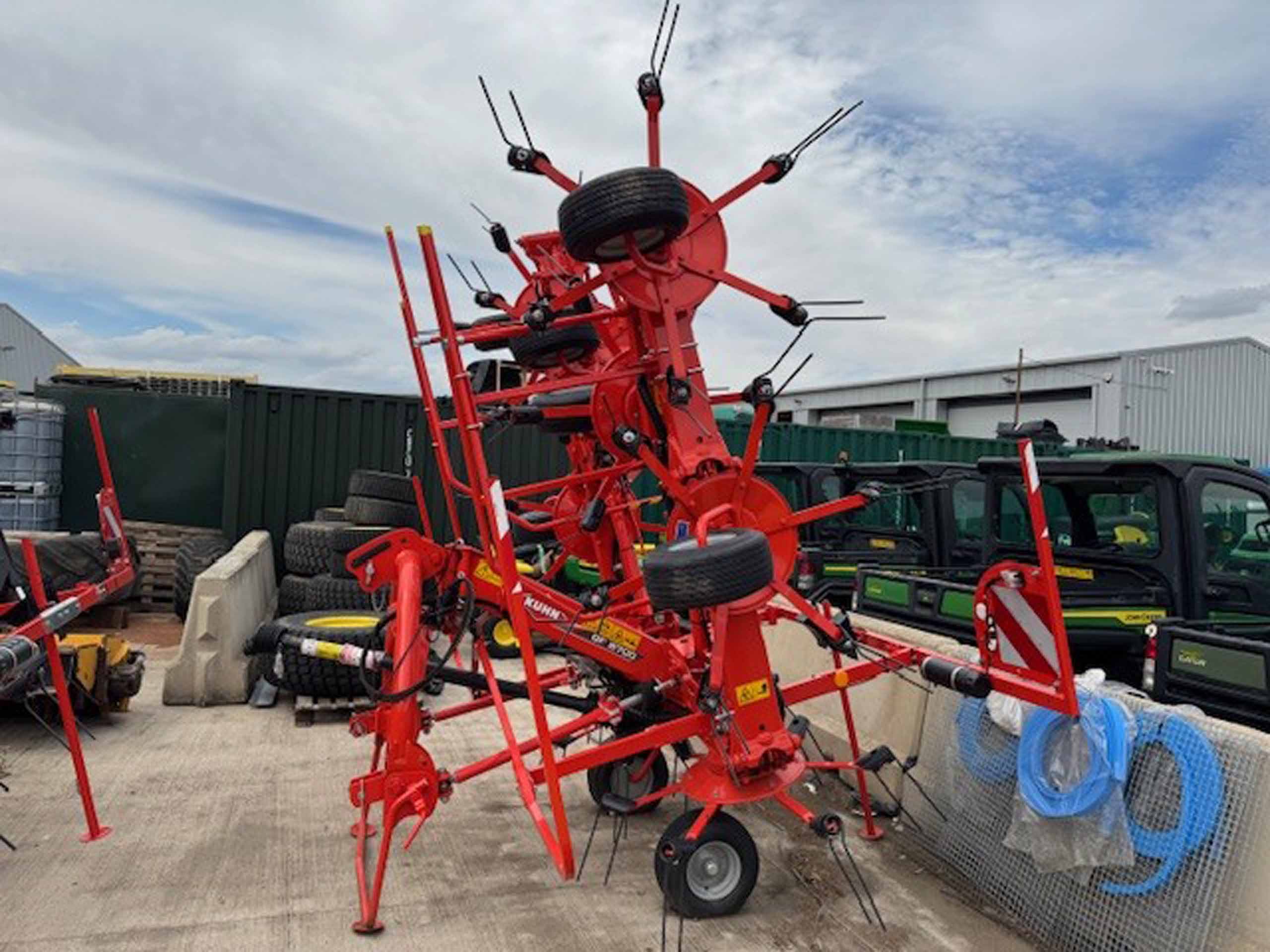 Kuhn GF8700