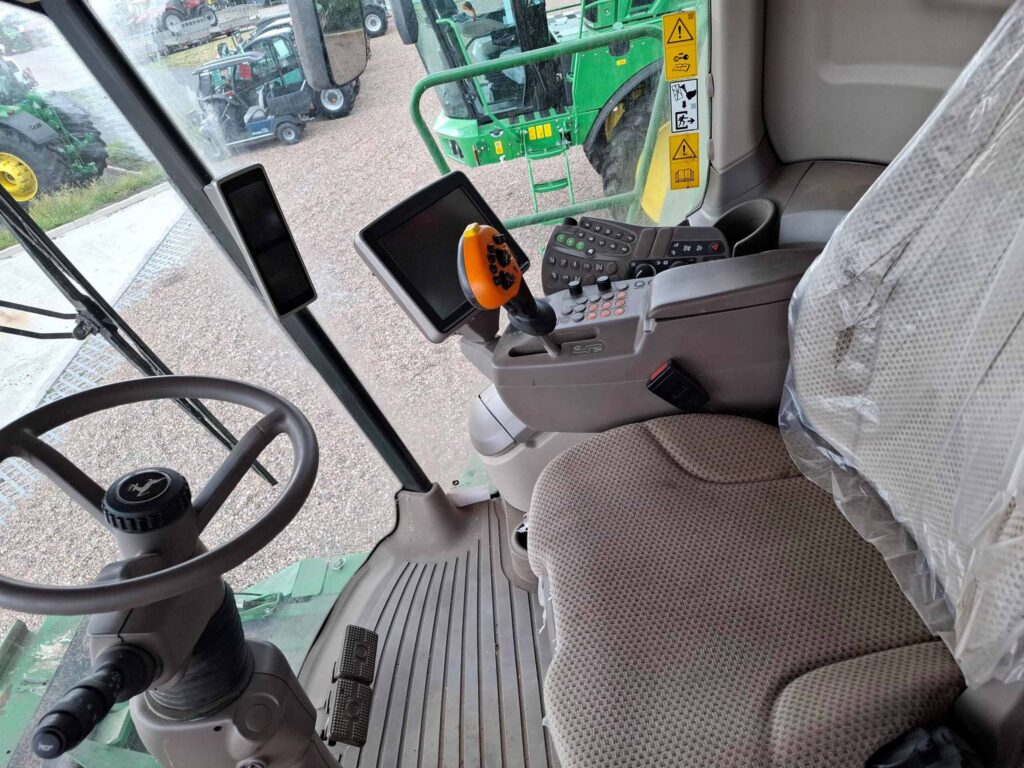 John Deere T670i - Image 10