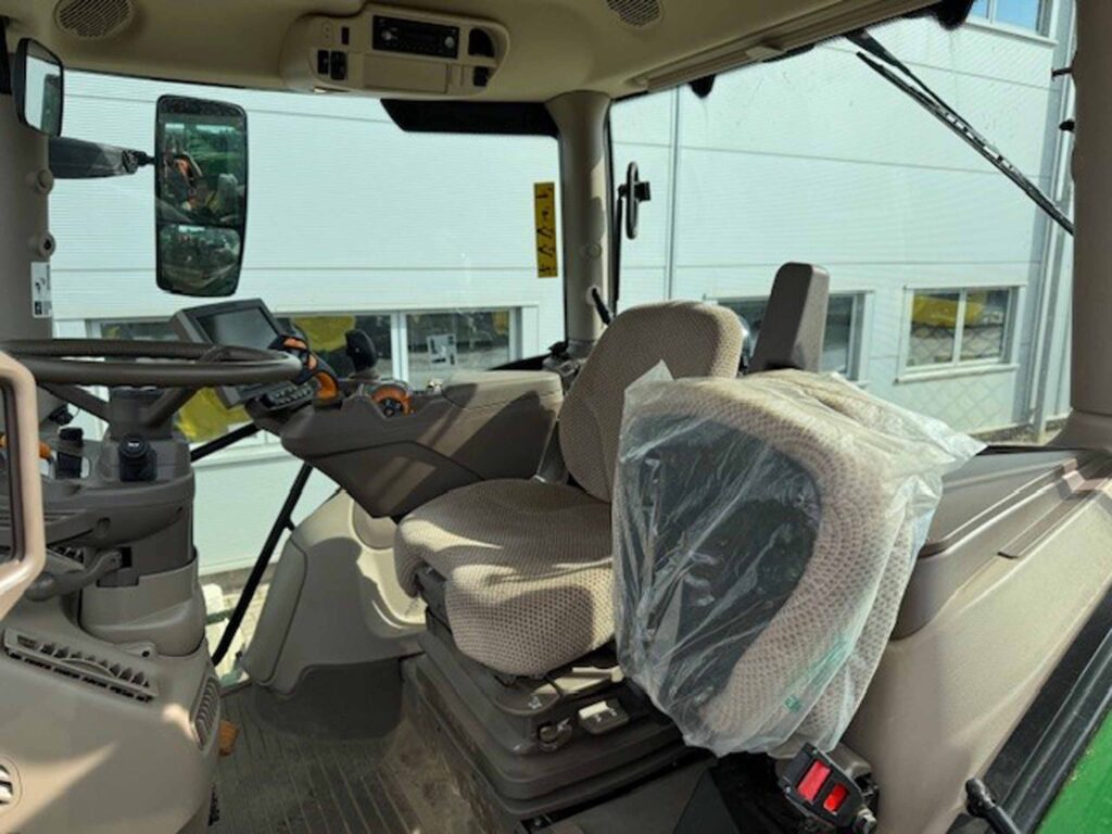 John Deere 6155R - Image 18
