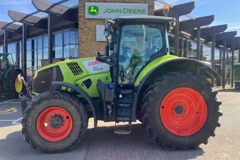 Claas Axion 810