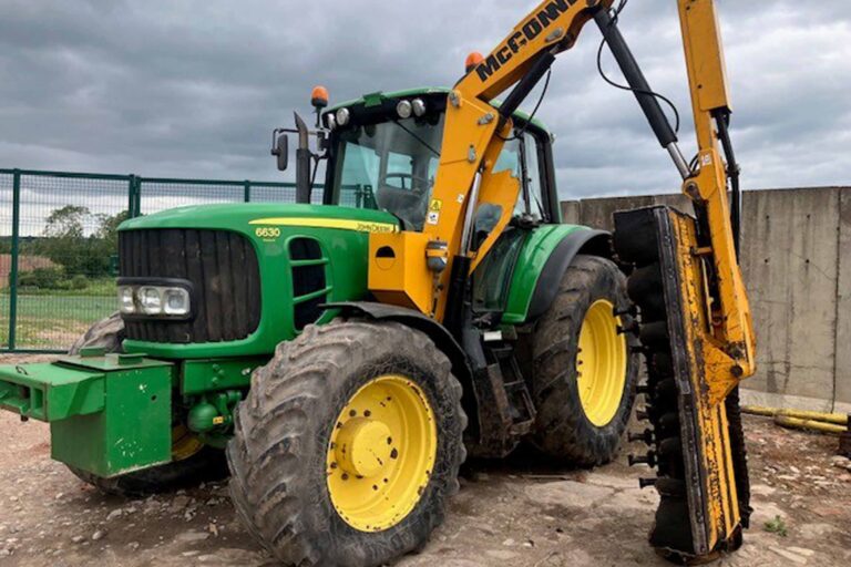 John Deere 6630 Premium + McConnel Mid mount hedgecutter