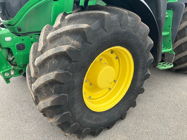 John Deere 6R 195