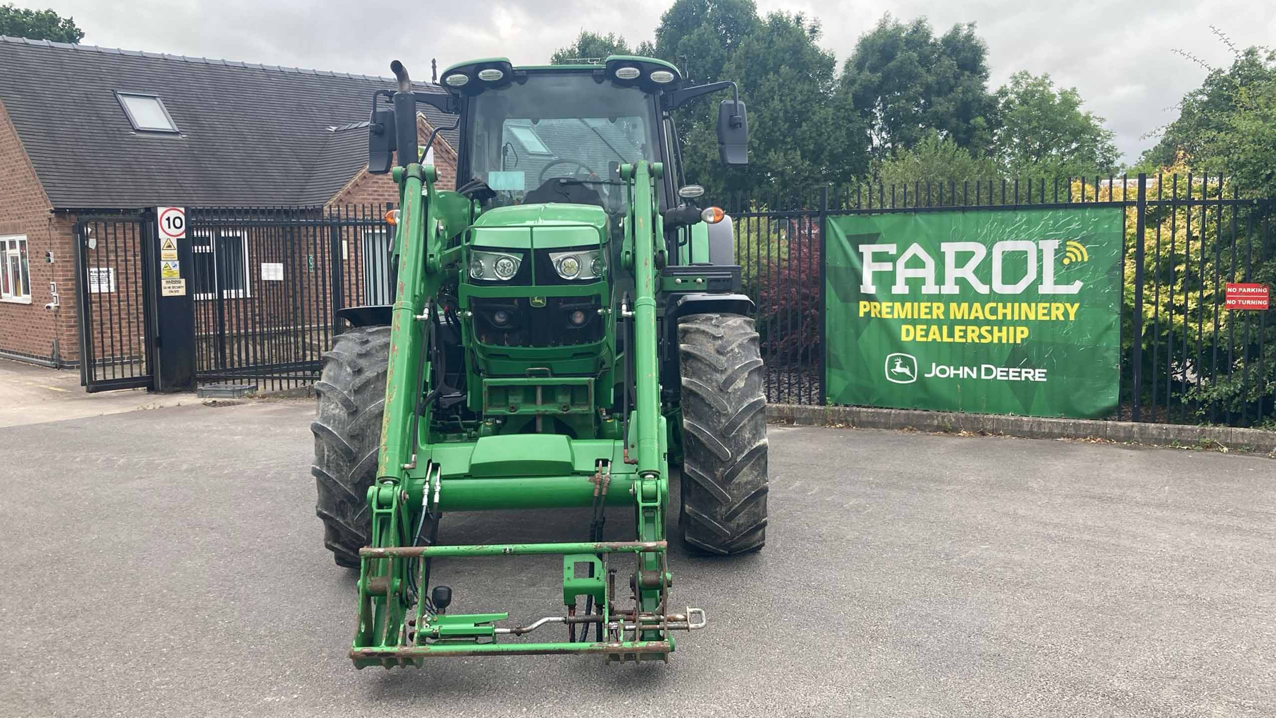 John Deere 6130M