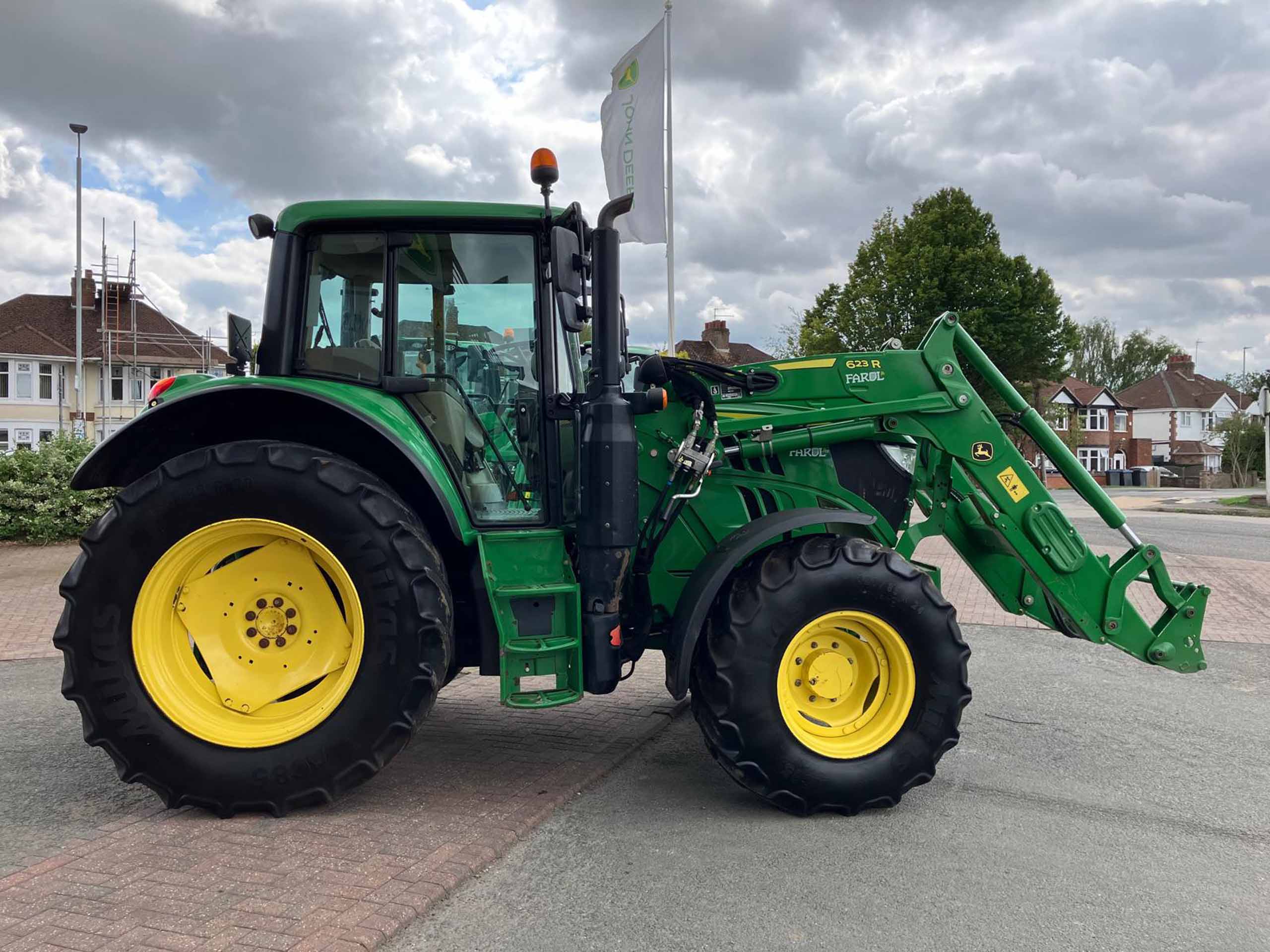John Deere 6130M