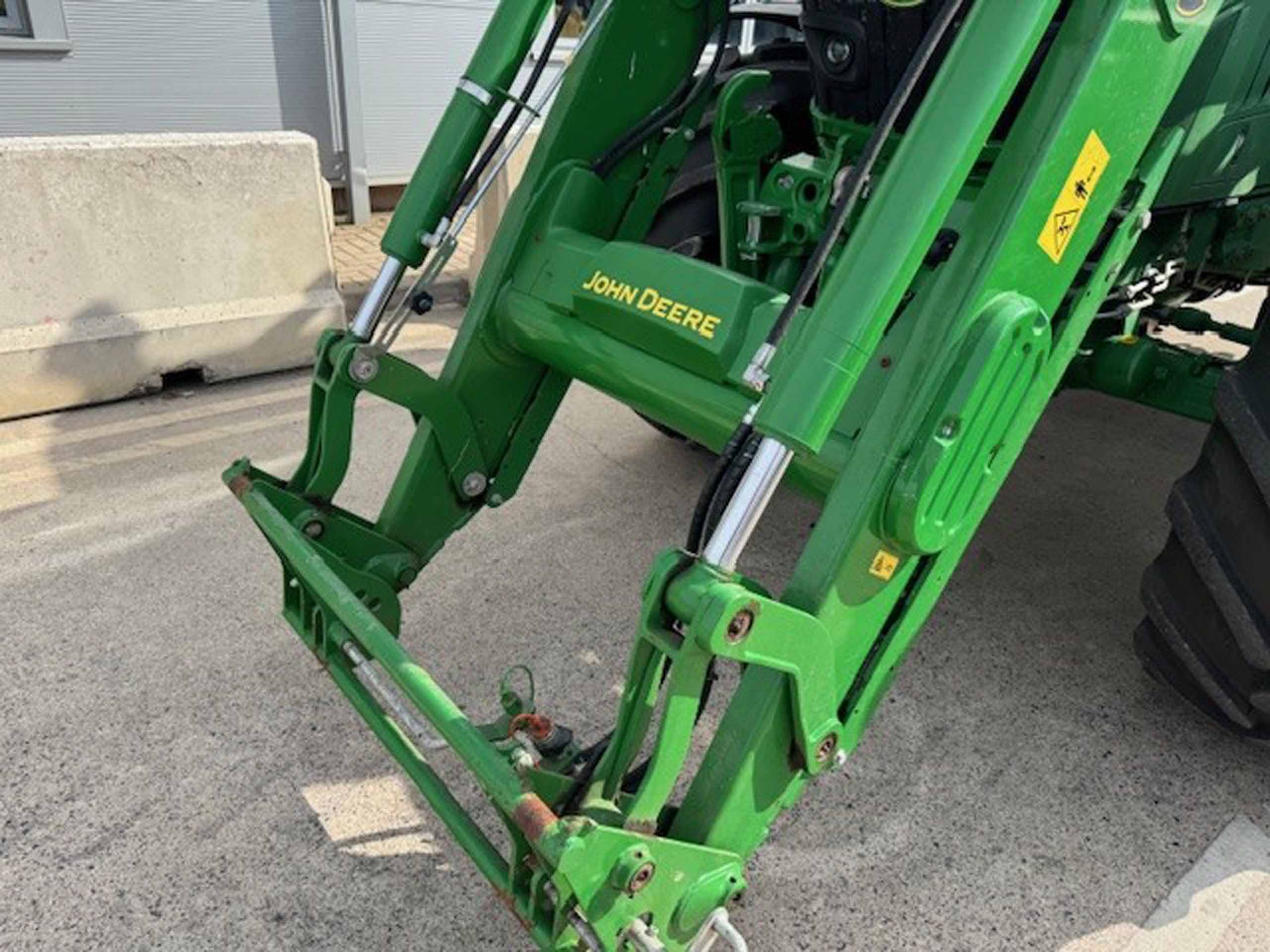 John Deere 6155R