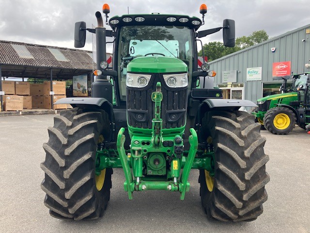John Deere 6R 195