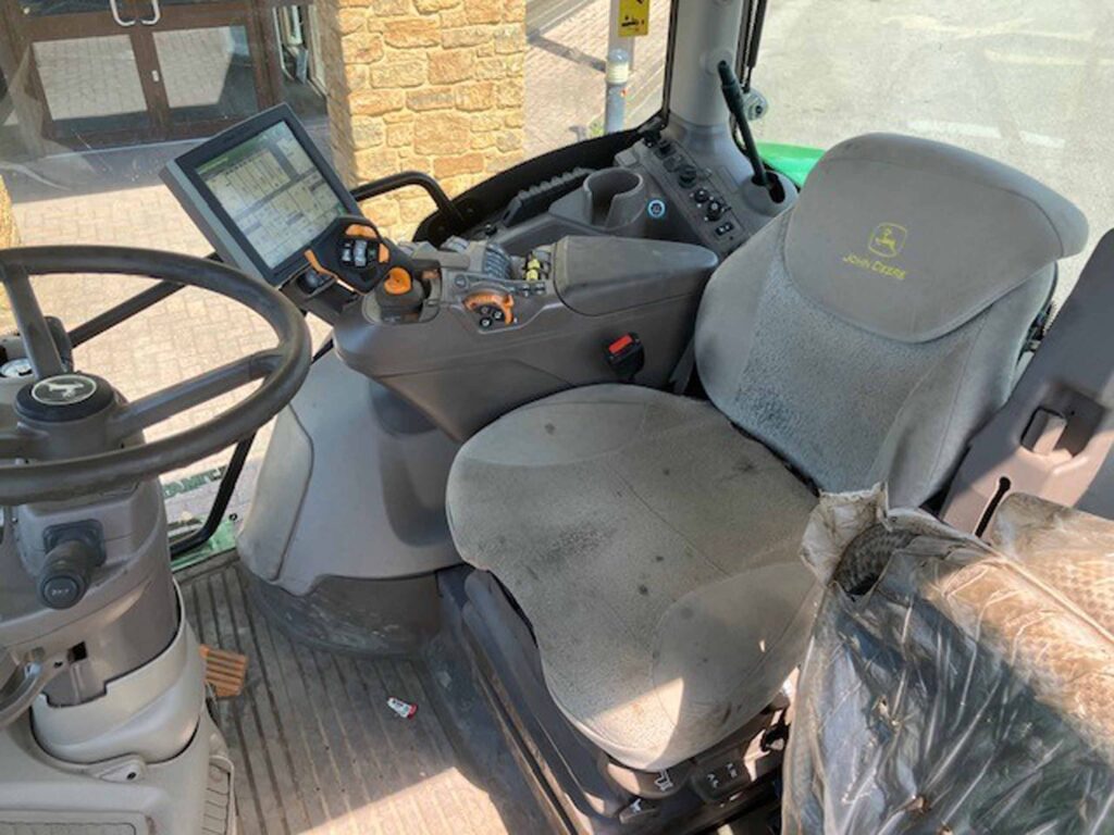 John Deere 6130R - Image 9