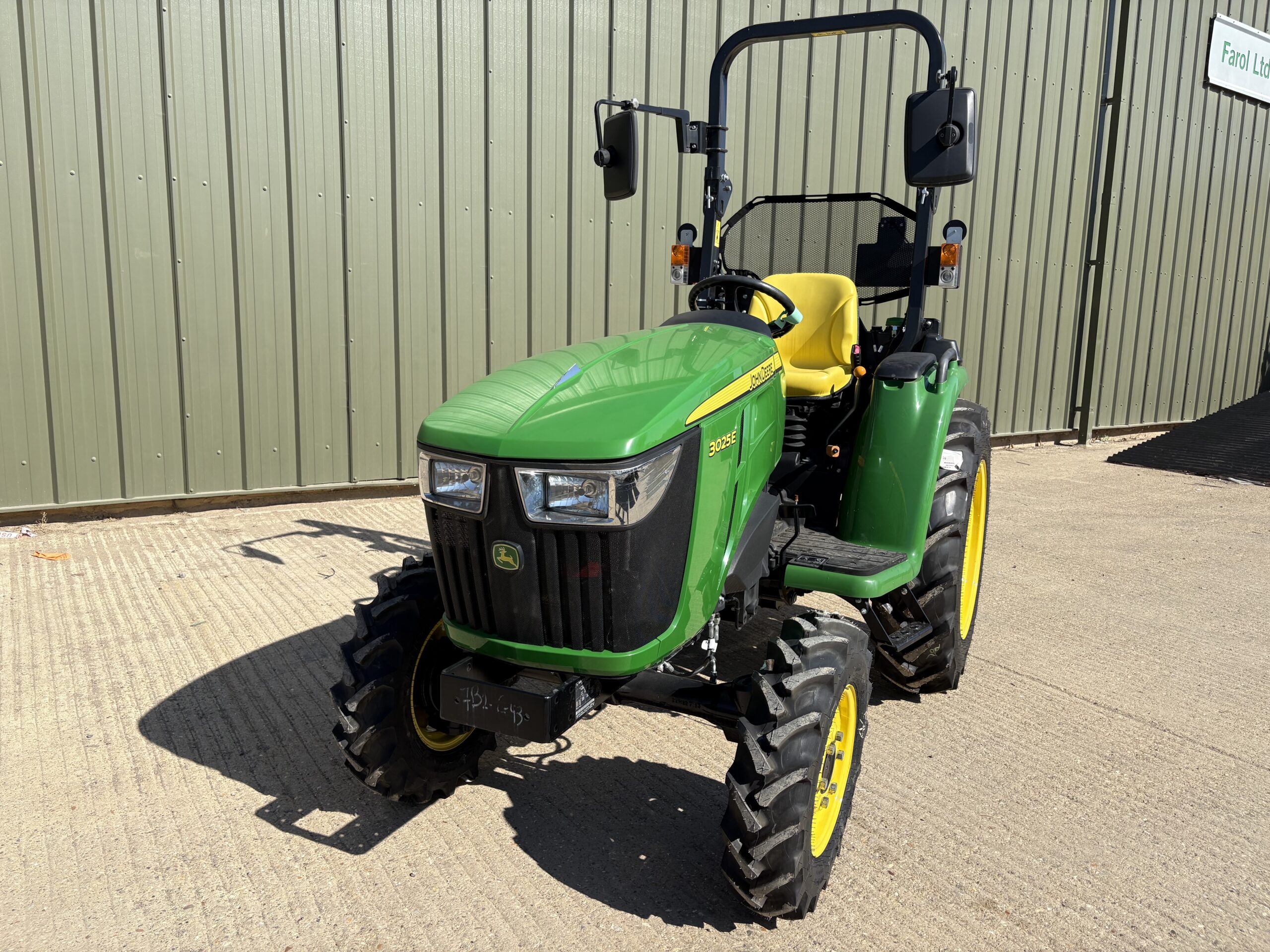 John Deere 3025E