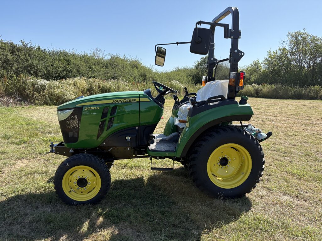 John Deere 2038R Compact Tractor