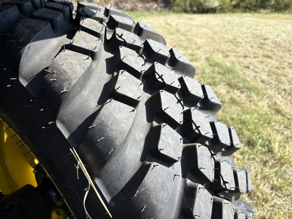 John Deere 2038R Compact Tractor - Image 5