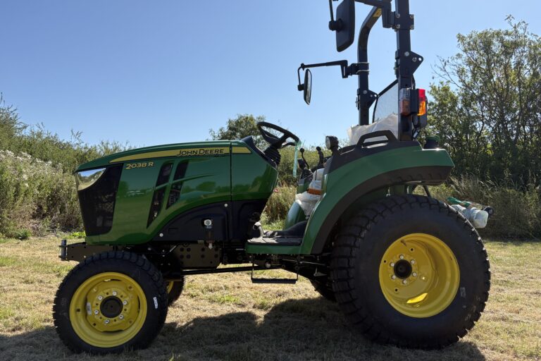 John Deere 2038R Compact Tractor