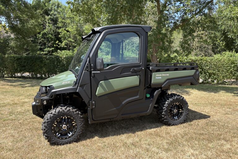 John Deere XUV875M Gator