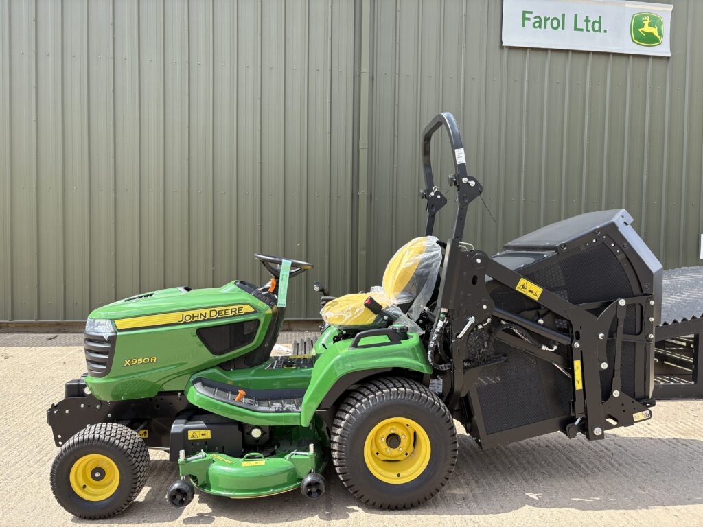 John Deere X950R Cut & Collect Mower
