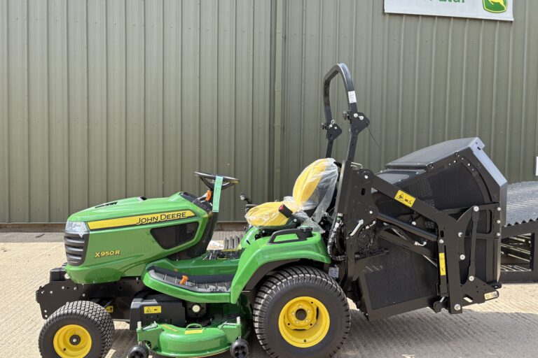 John Deere X950R Cut & Collect Mower