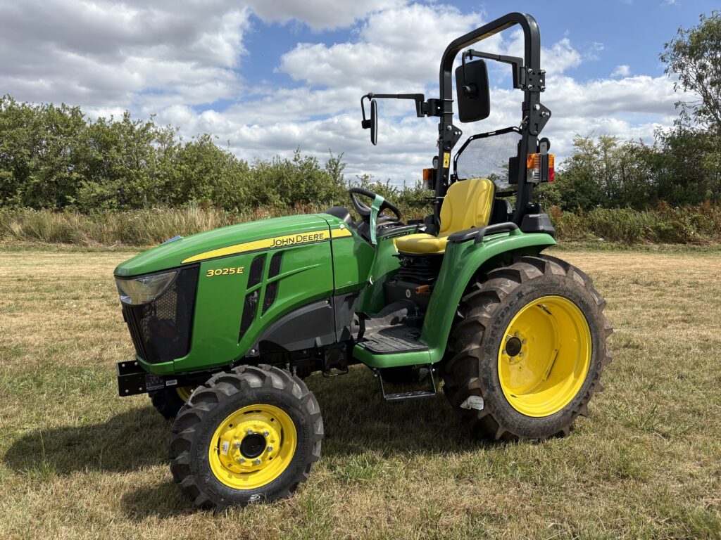 John Deere 3025E Compact Tractor