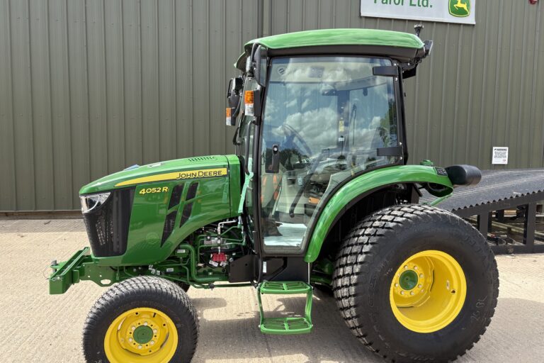 John Deere 4052R Compact Tractor