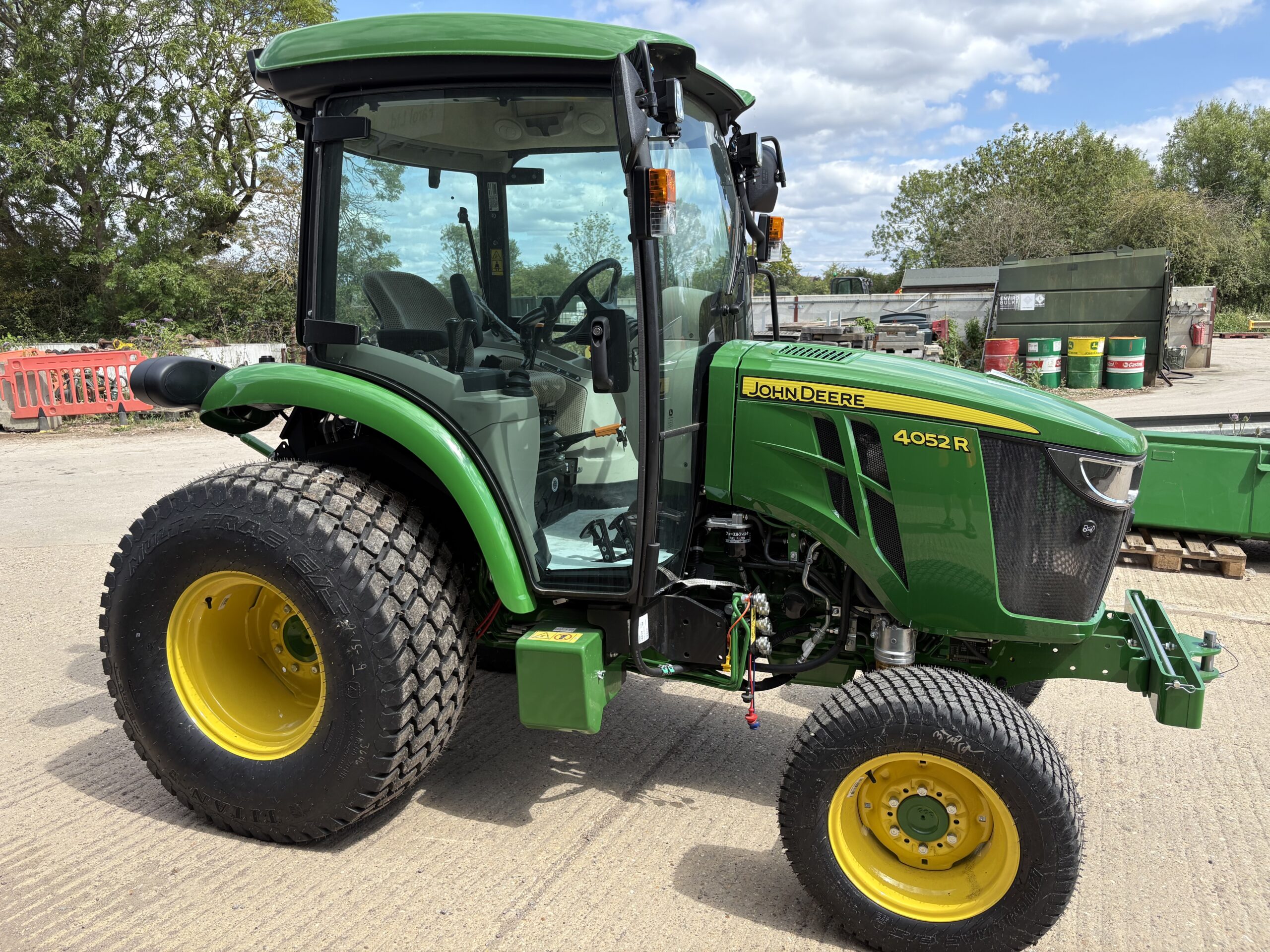 John Deere 4052R