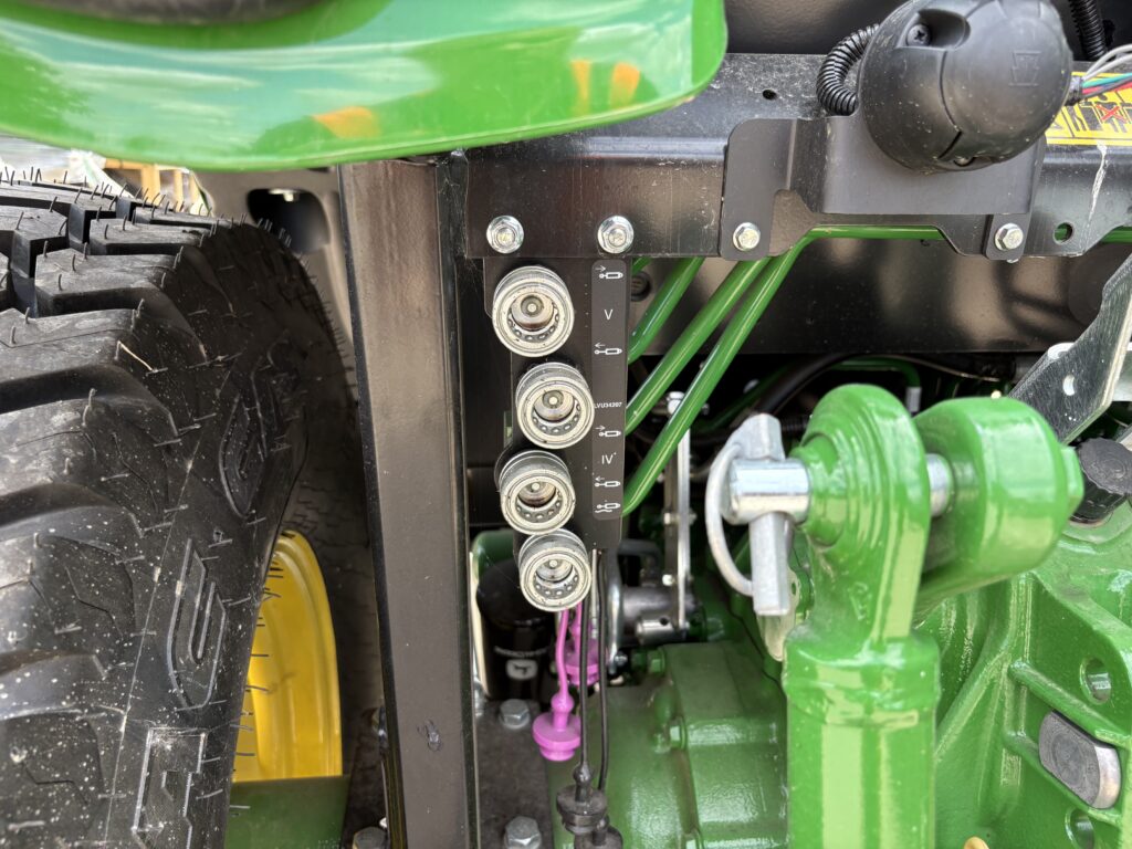 John Deere 4066R Compact Tractor - Image 6