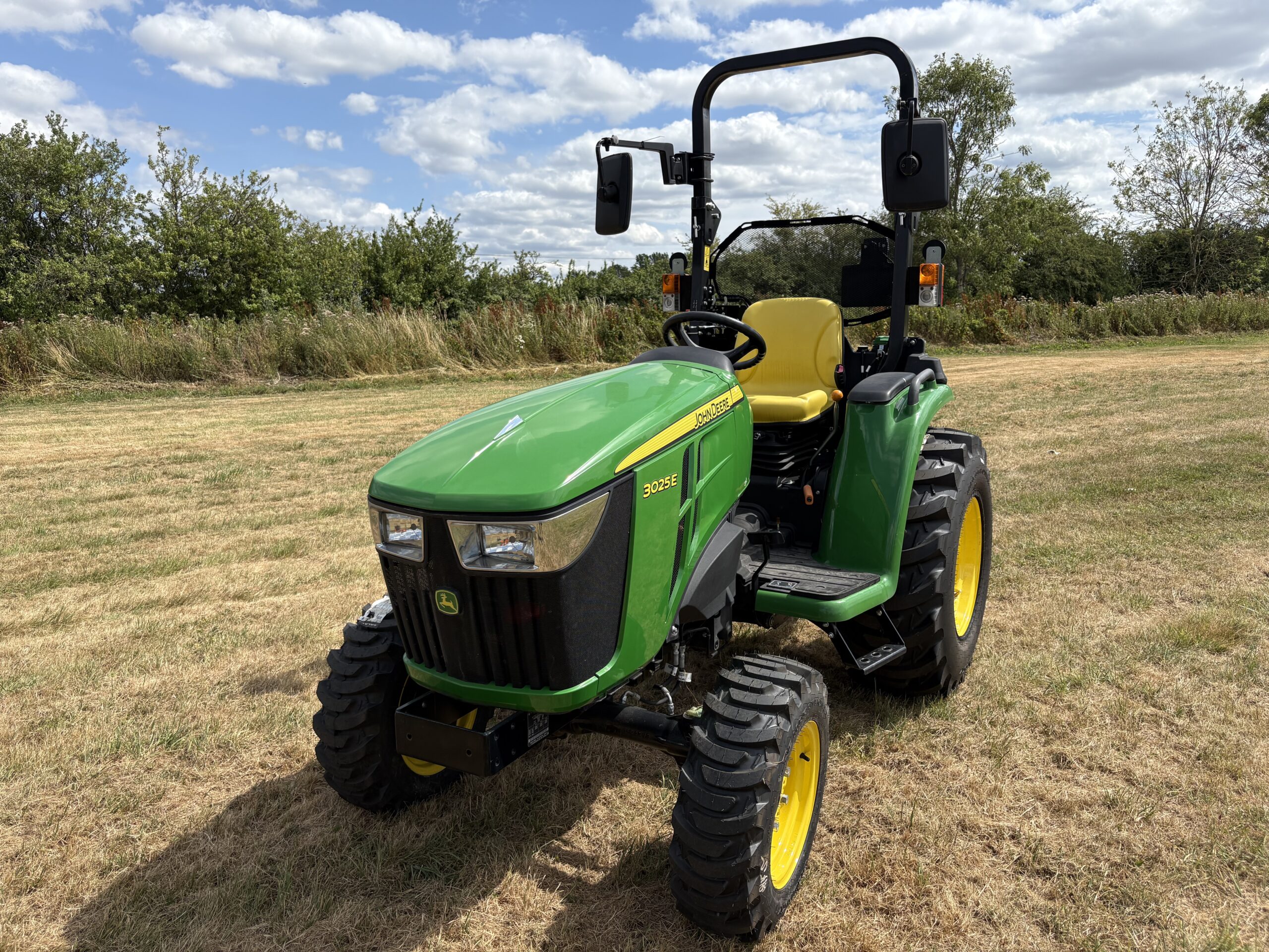 John Deere 3025E