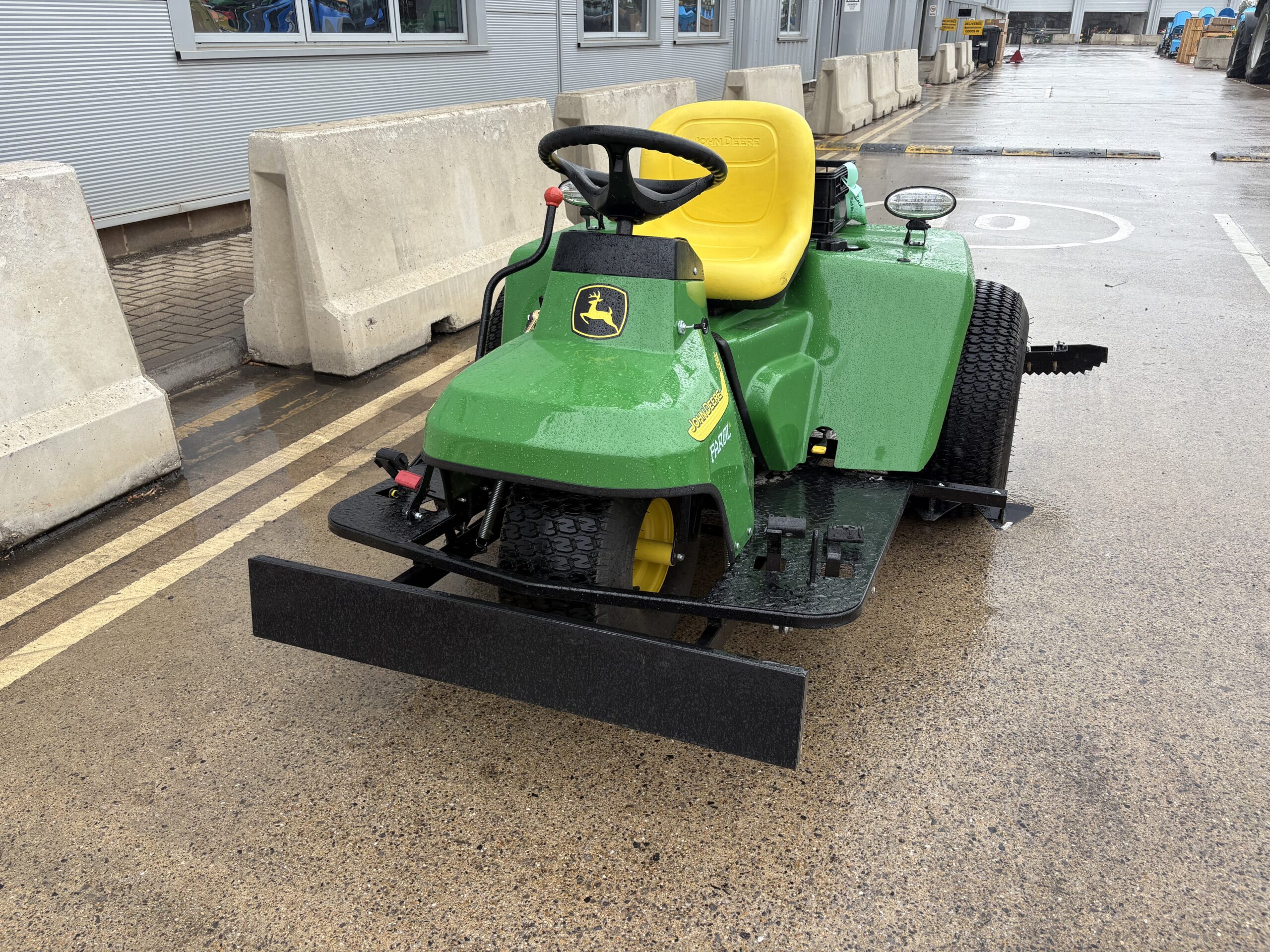 John Deere 1200A bunker bike rake